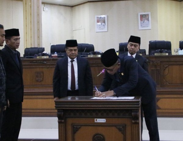 Paripurna DPRD Agam Sahkan RAPBD 2026 Senilai Rp 1,35 Triliun